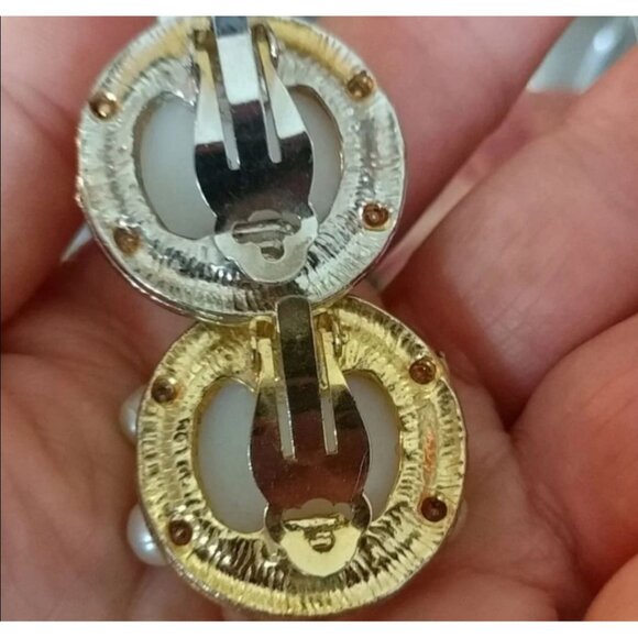 VINTAGE Faux Pearl Gold Clip-On Earrings Statement Bold Classic Mishmatch - Picture 4 of 12